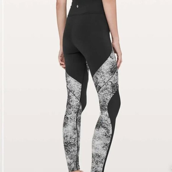 Lululemon women's 4 sweat and repeat serigraph starlight high waisted LIKE NEW - Picture 2 of 8